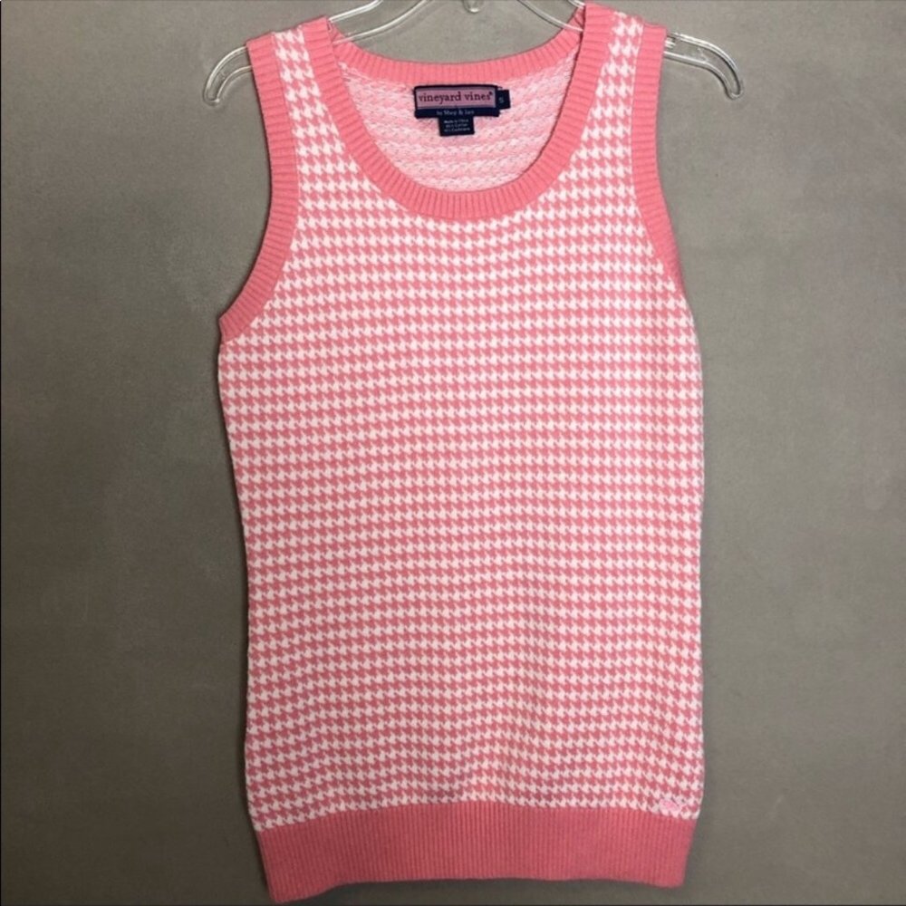 !SALE! EUC Vineyard Vines pink houndstooth sweater small